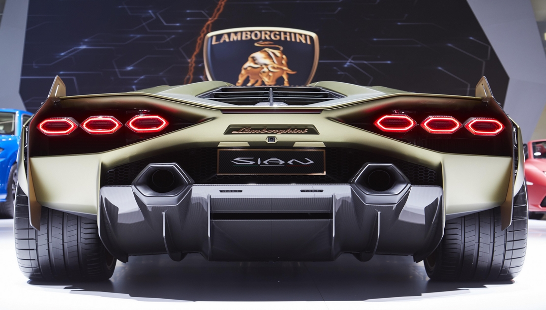 Lamborghini Sian : Le Taureau prend la foudre